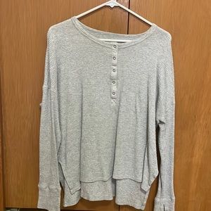 closet clear out!!!  aerie offline thermal top